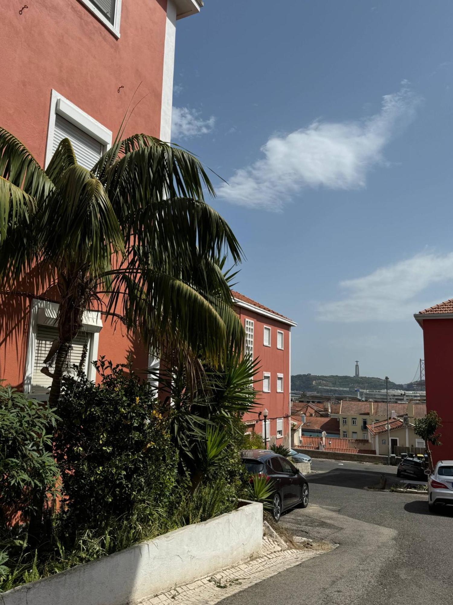 River 2-bedroom With Terrace In Alcantara Lisboa